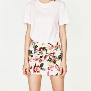 Zara Floral Print Front Knot Mini Skirt for women's (S/small)